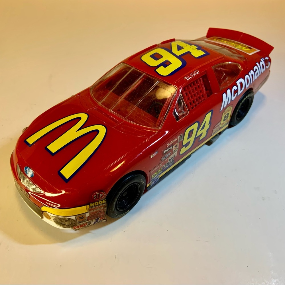 Bill Elliott RV-MM Inc 1998 #94 Ford Taurus McDonalds Nascar 1:24 Plastic CarToy